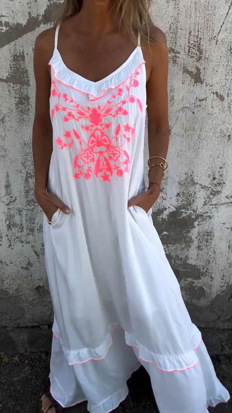 Beautifully Finished Dress in a Timeless Design