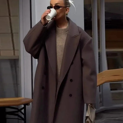 Effortlessly Elegant Coat with a Timeless Design