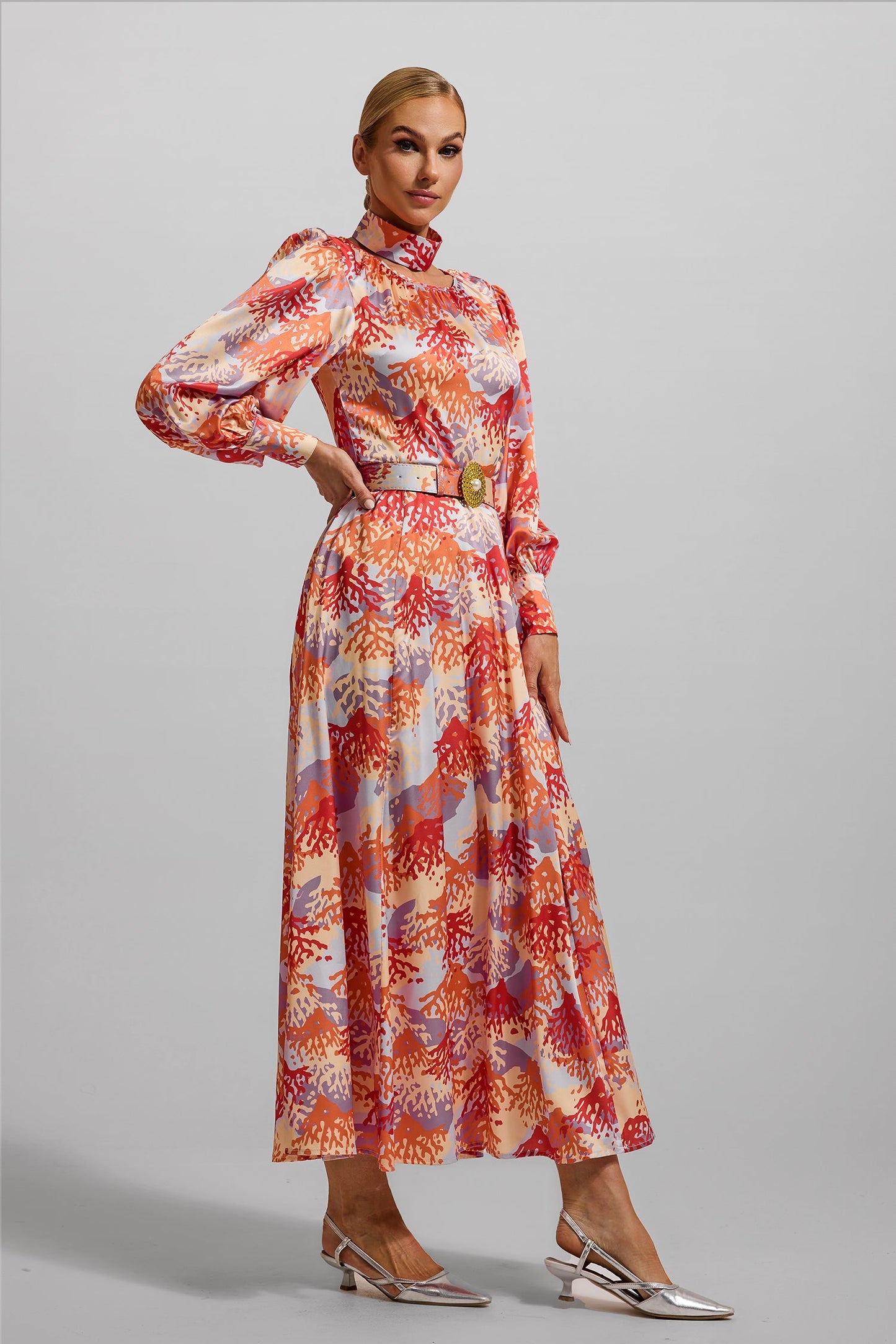 Effortlessly Elegant Dress with a Timeless Design