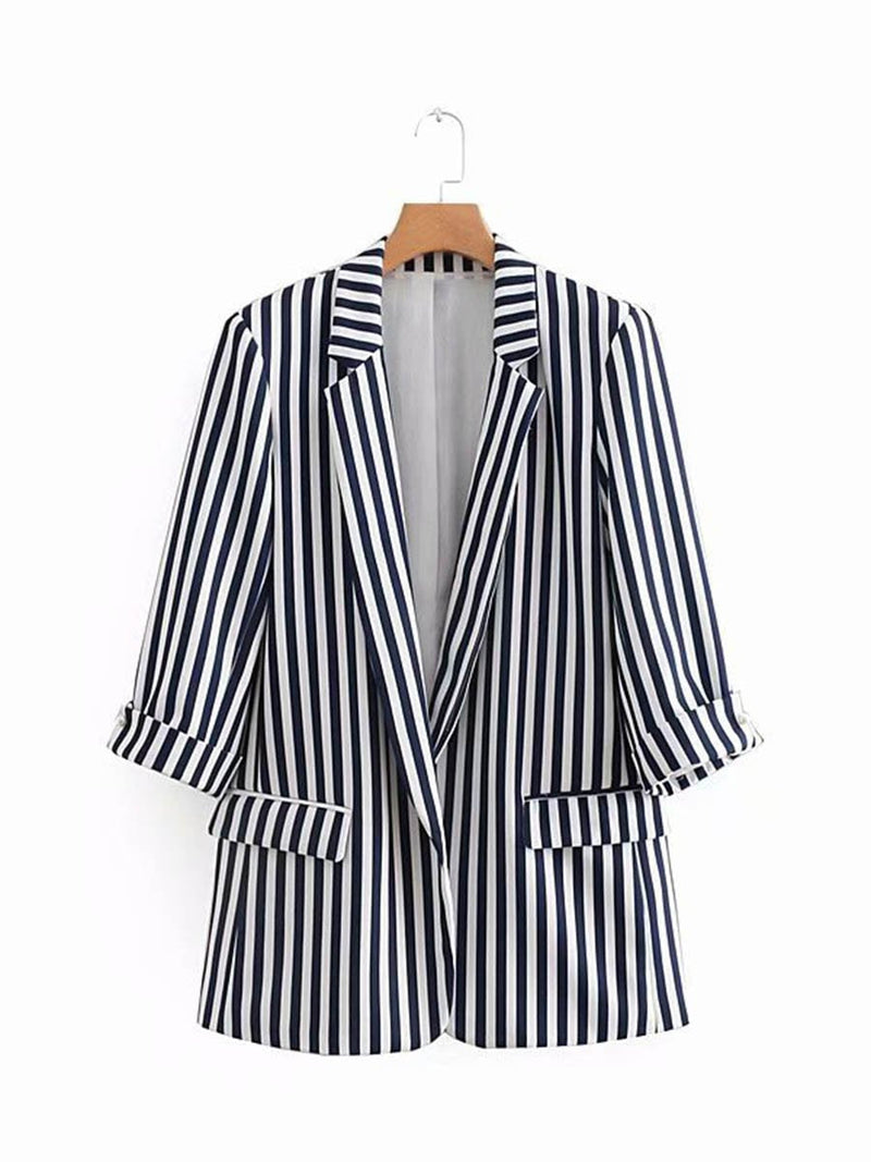 A Vintage Style Top with Delicate Timeless Details