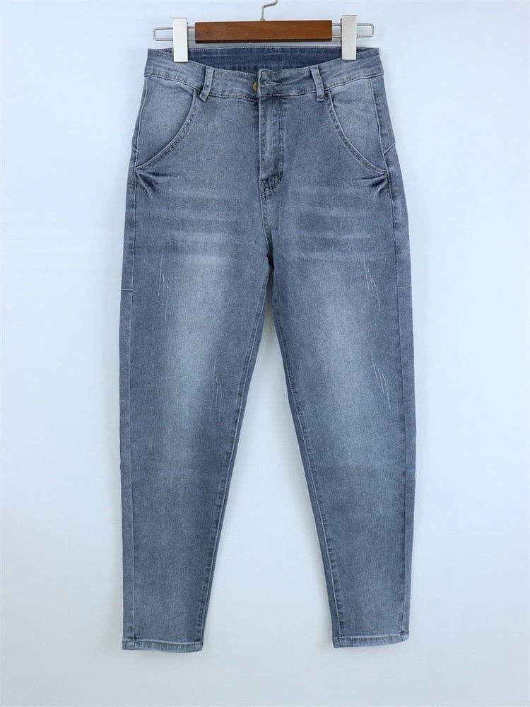 Effortlessly Elegant Pants with a Timeless Design