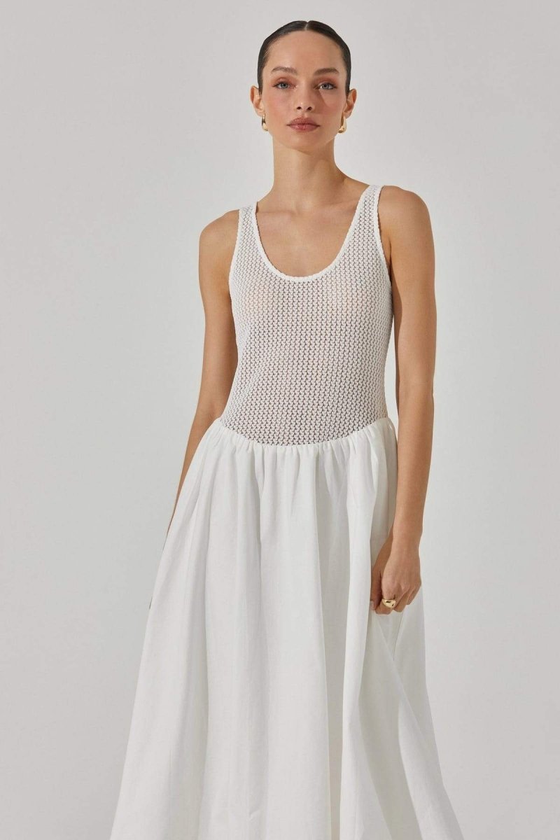 Sophisticated Dress with a Clean Classic Look