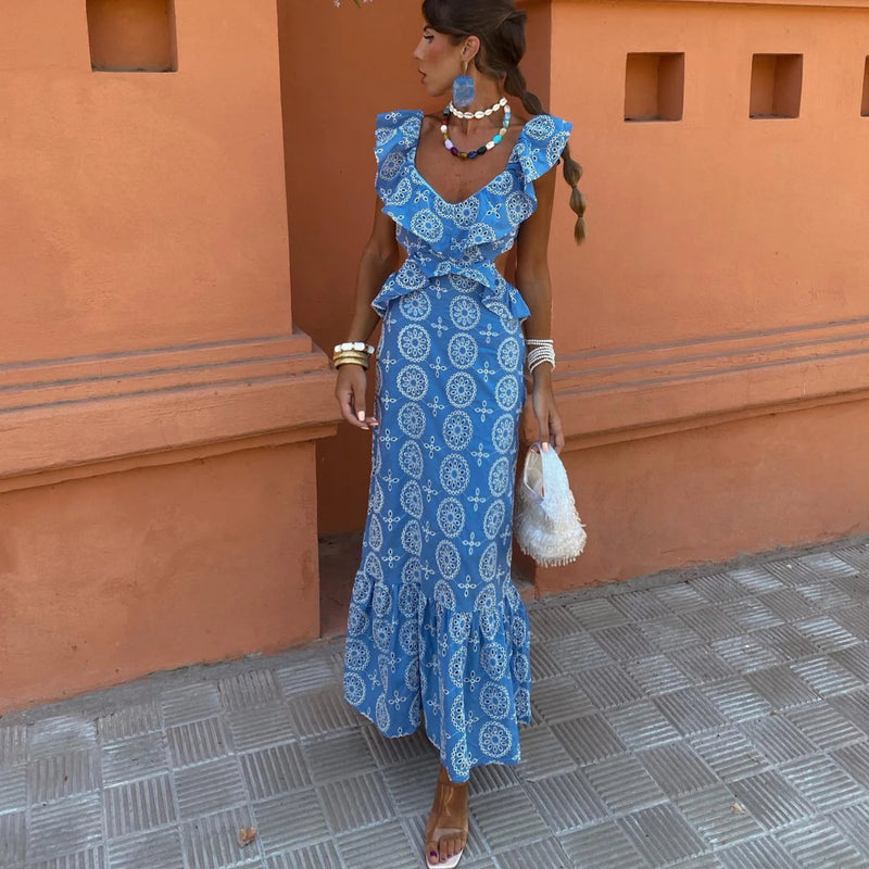 Beautifully Finished Dress in a Timeless Design