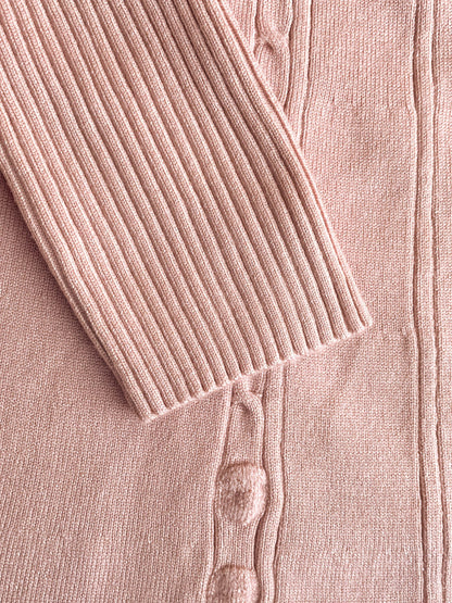 Effortlessly Elegant Sweater with a Timeless Design