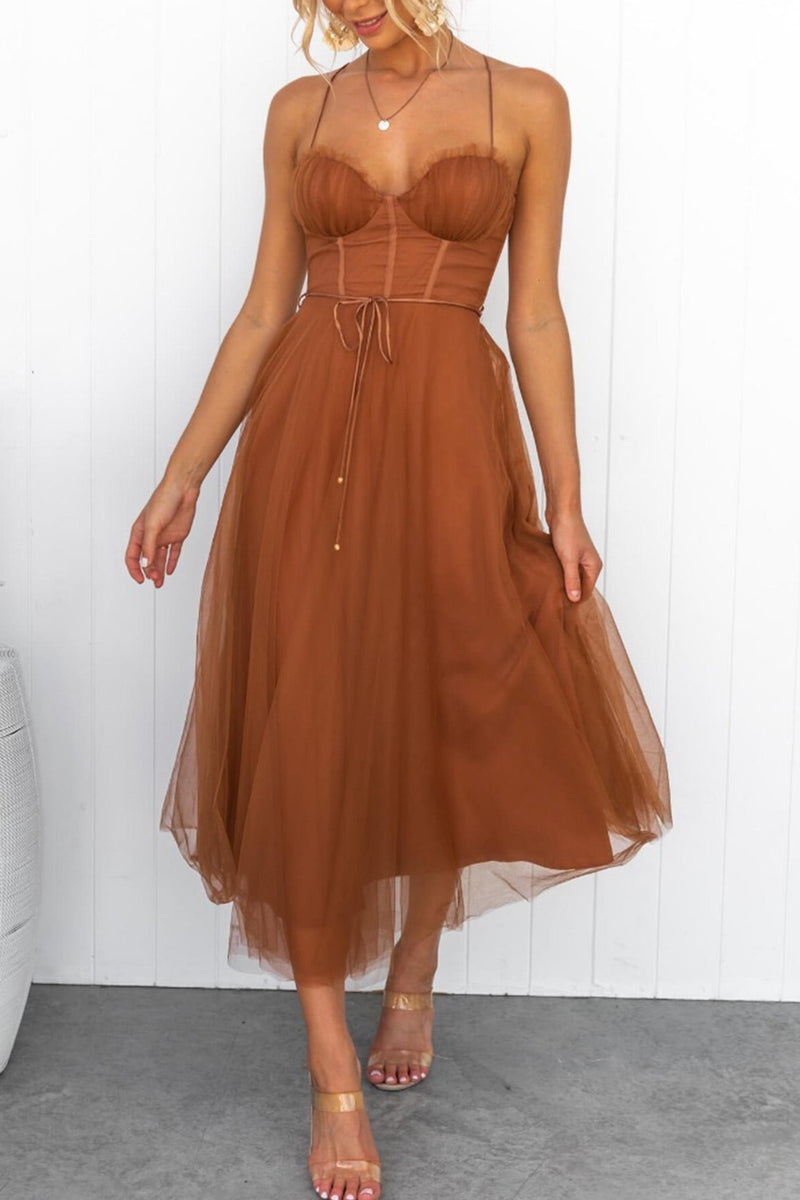 Effortlessly Elegant Dress with a Timeless Design