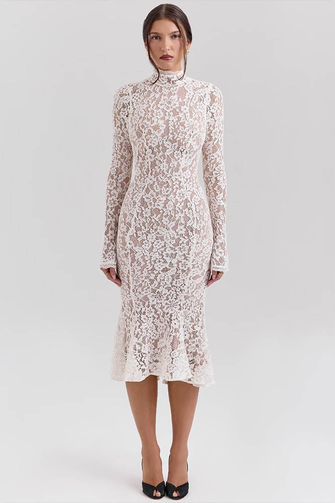 Gracefully Styled Dress for Any Occasion