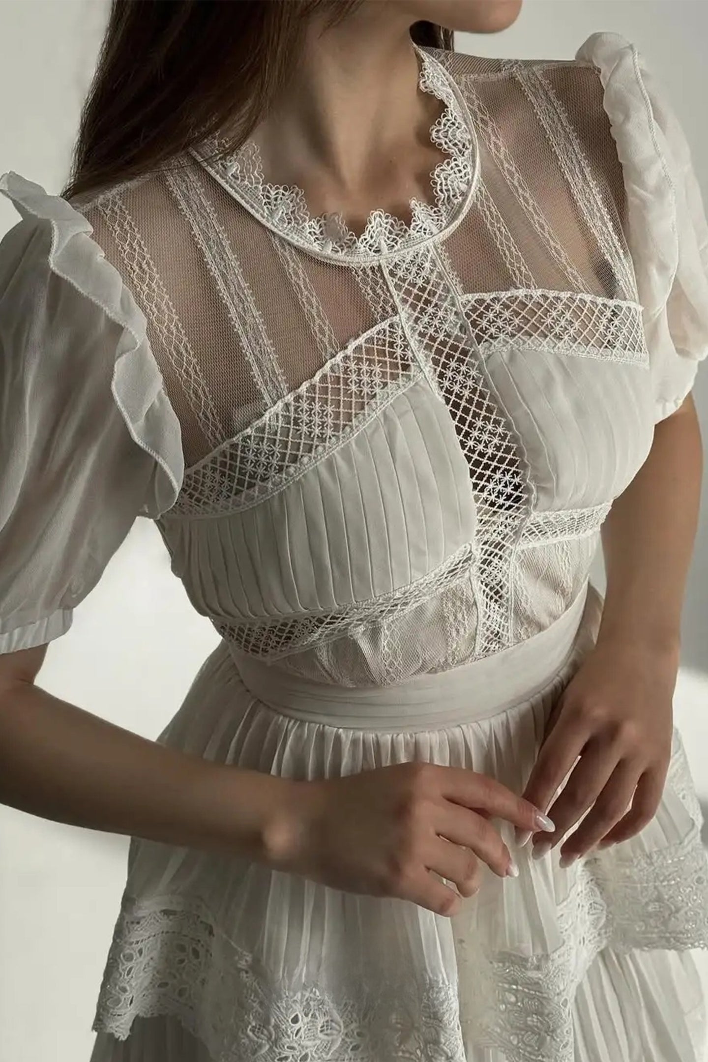 Effortlessly Elegant Dress with a Timeless Design