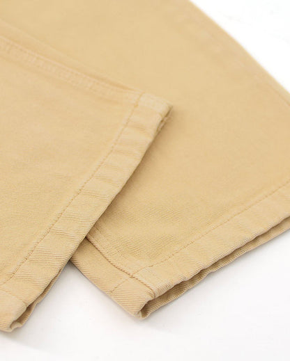 Effortlessly Elegant Pants with a Timeless Design