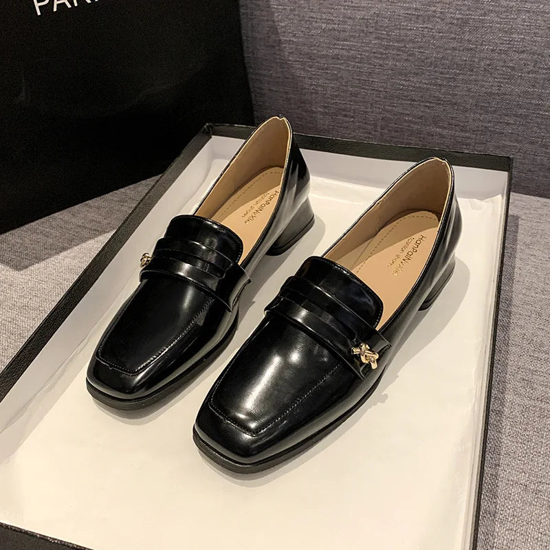 Chic Orthopedic Loafers with Unique Design
