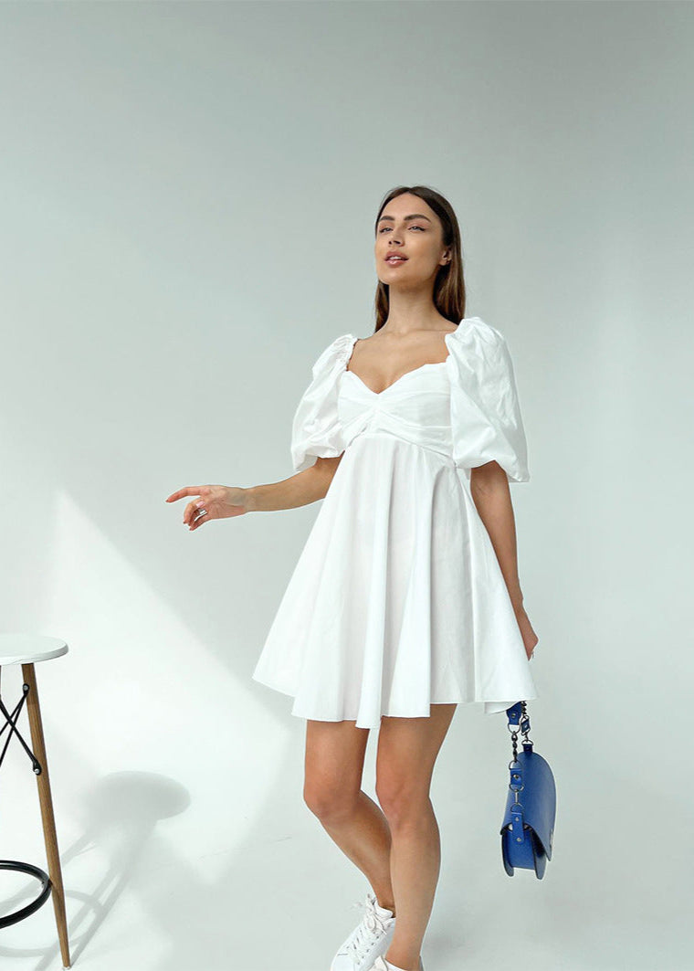 Beautifully Finished Dress in a Timeless Design