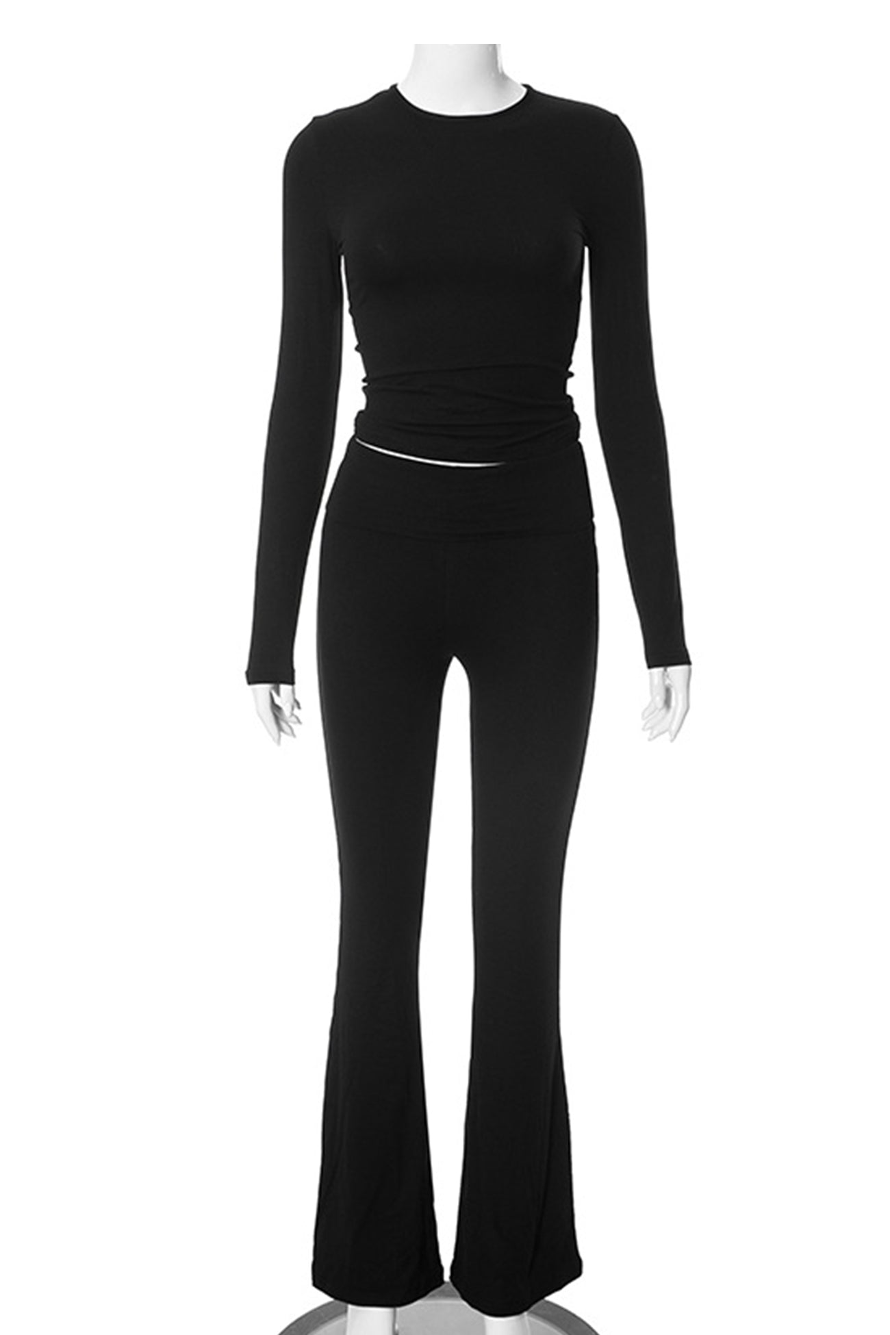 Effortlessly Elegant Pants with a Timeless Design