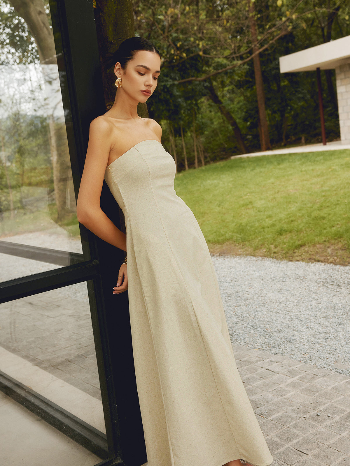 Classic Vintage Dress with a Flattering Fit