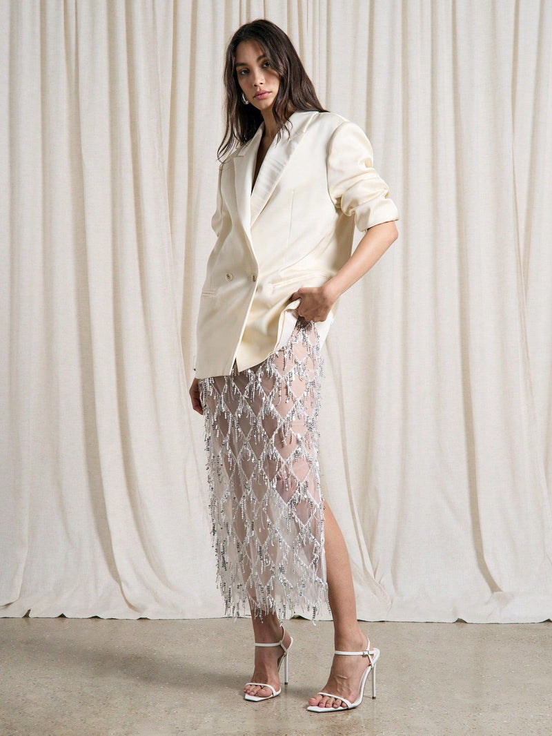 Well Tailored Garment with a Graceful Silhouette