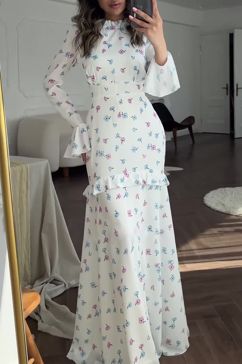 A Vintage Style Dress with Delicate Timeless Details