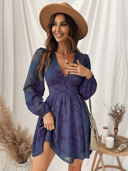 Beautifully Finished Dress in a Timeless Design