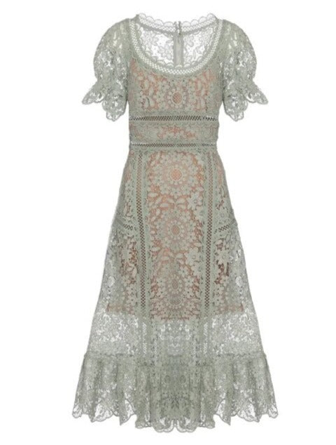 Gracefully Styled Dress for Any Occasion