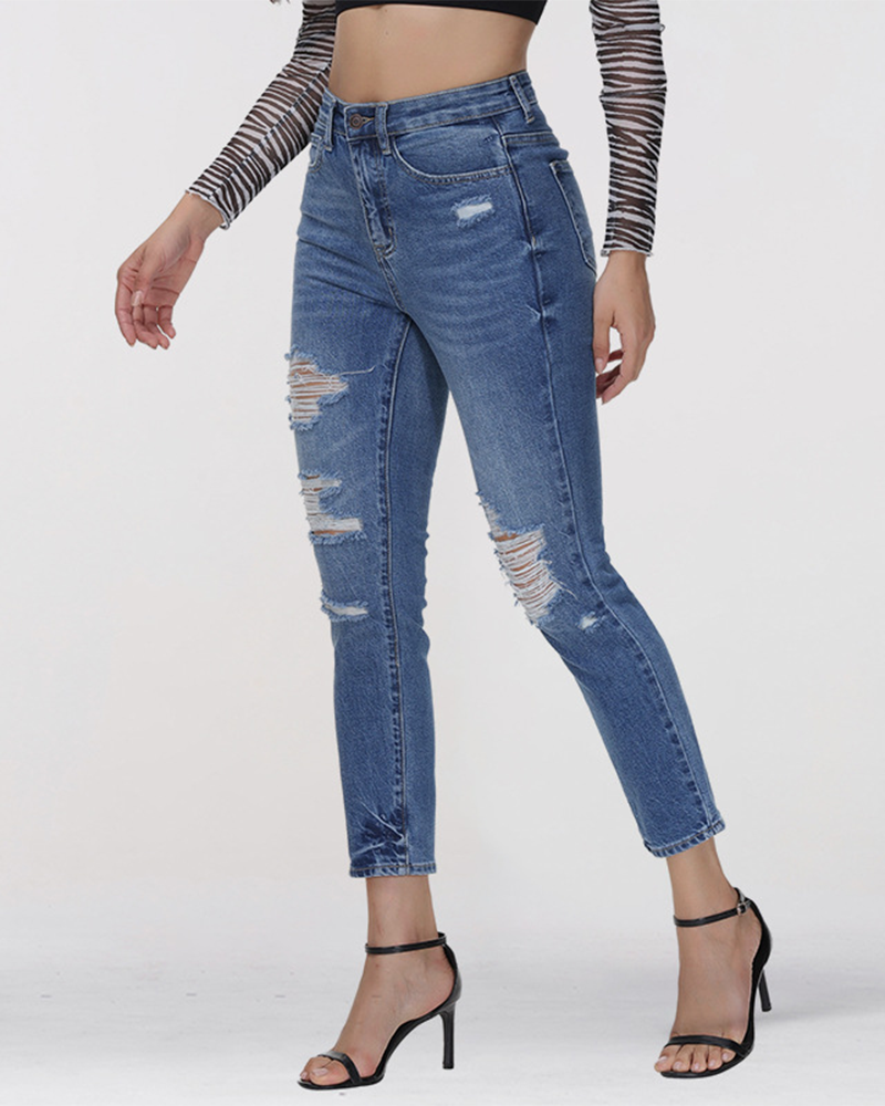 Effortlessly Elegant Garment with a Timeless Design
