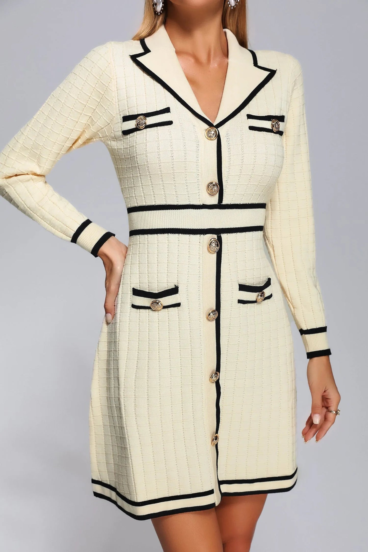 Effortlessly Elegant Dress with a Timeless Design