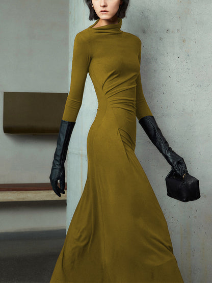 Well Tailored Dress with a Graceful Silhouette