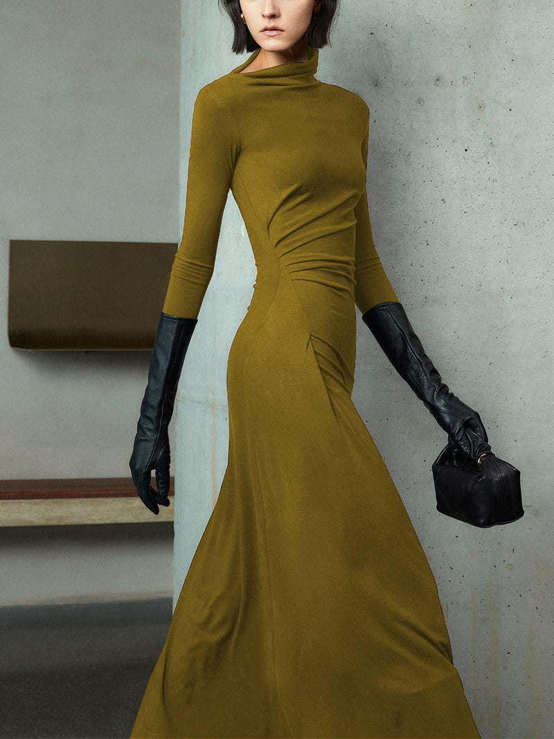Well Tailored Dress with a Graceful Silhouette