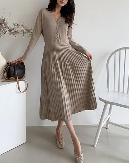 Well Tailored Dress with a Graceful Silhouette