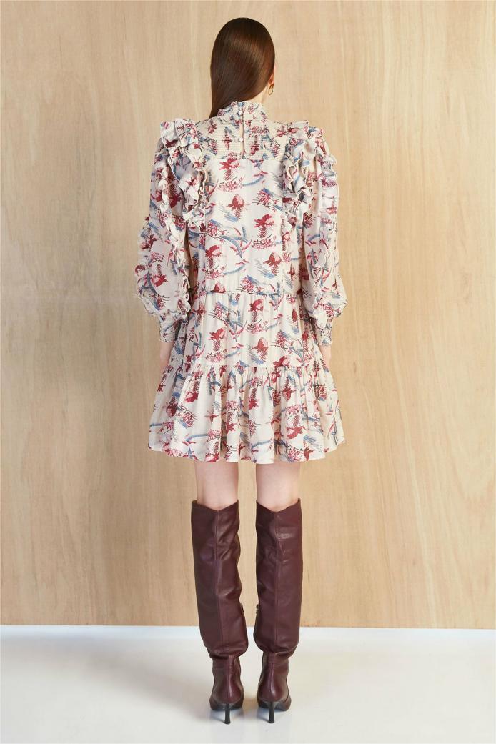 Beautifully Finished Dress in a Timeless Design