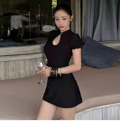 Well Tailored Dress with a Graceful Silhouette