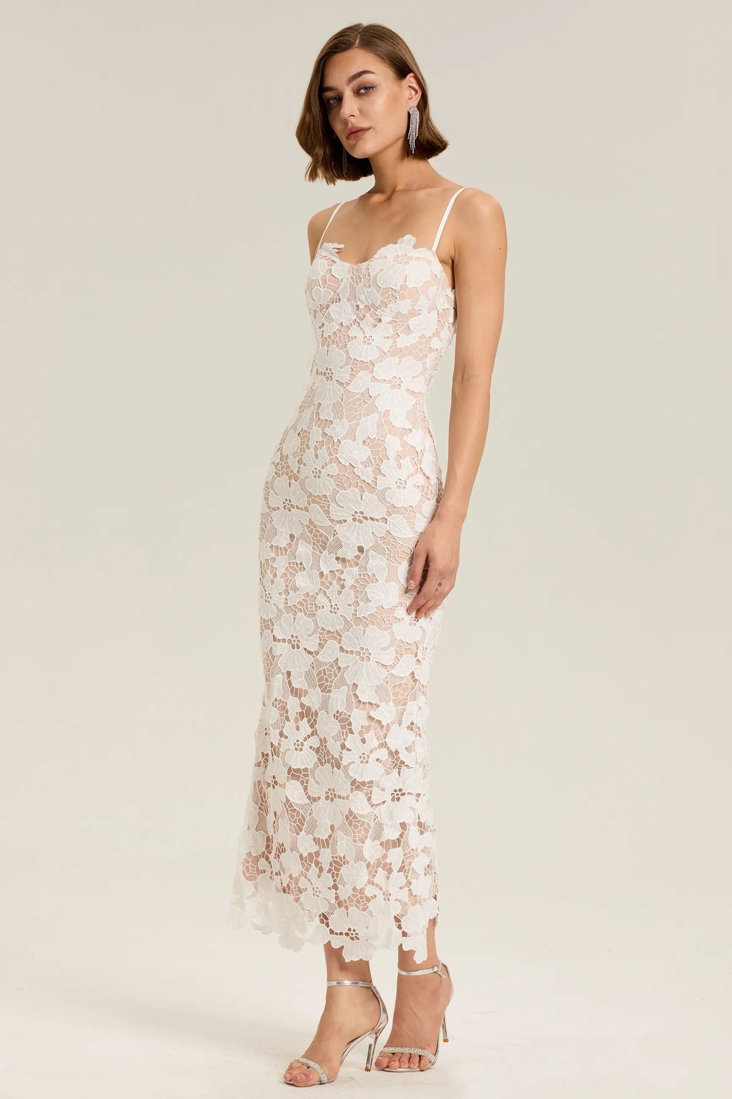 Beautifully Finished Dress in a Timeless Design