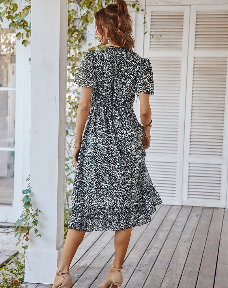 Classic Vintage Dress with a Flattering Fit