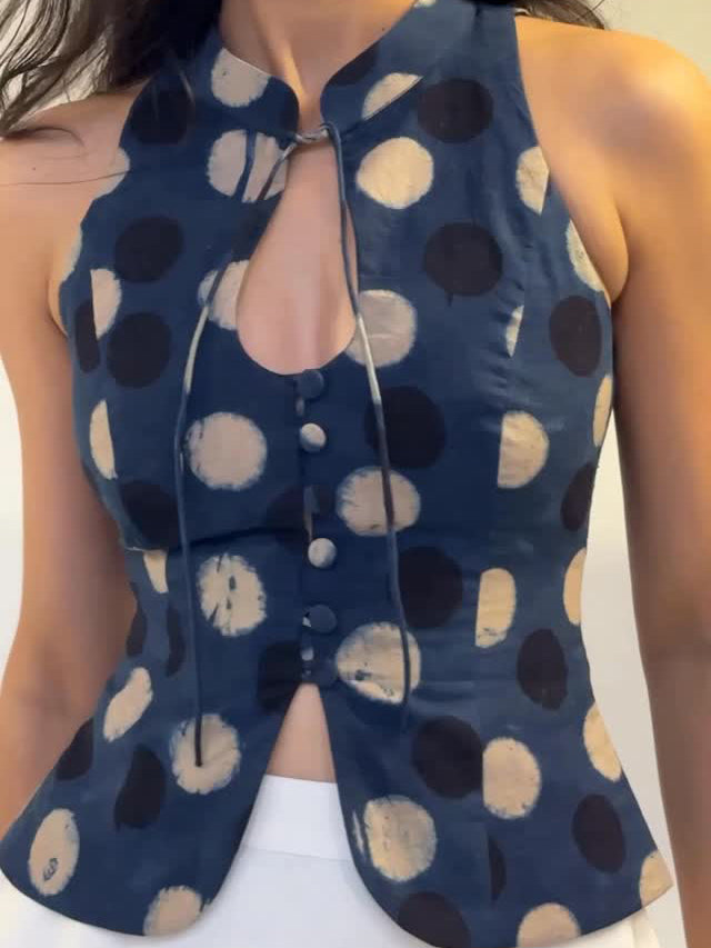 Effortlessly Elegant Top with a Timeless Design