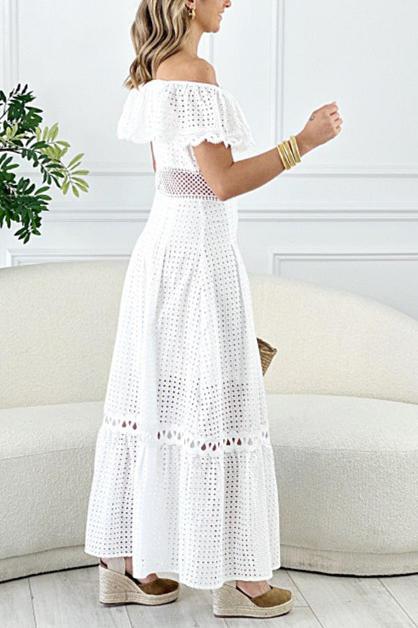 Beautifully Finished Dress in a Timeless Design