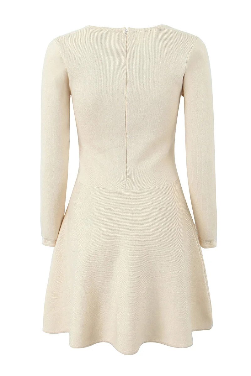 Well Tailored Dress with a Graceful Silhouette