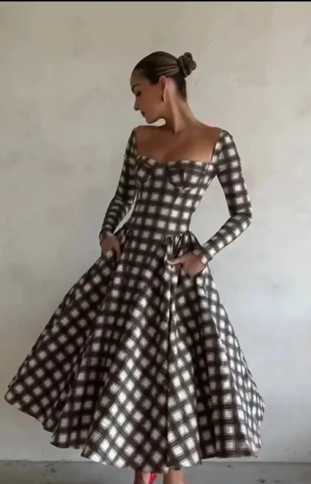 Effortlessly Elegant Dress with a Timeless Design