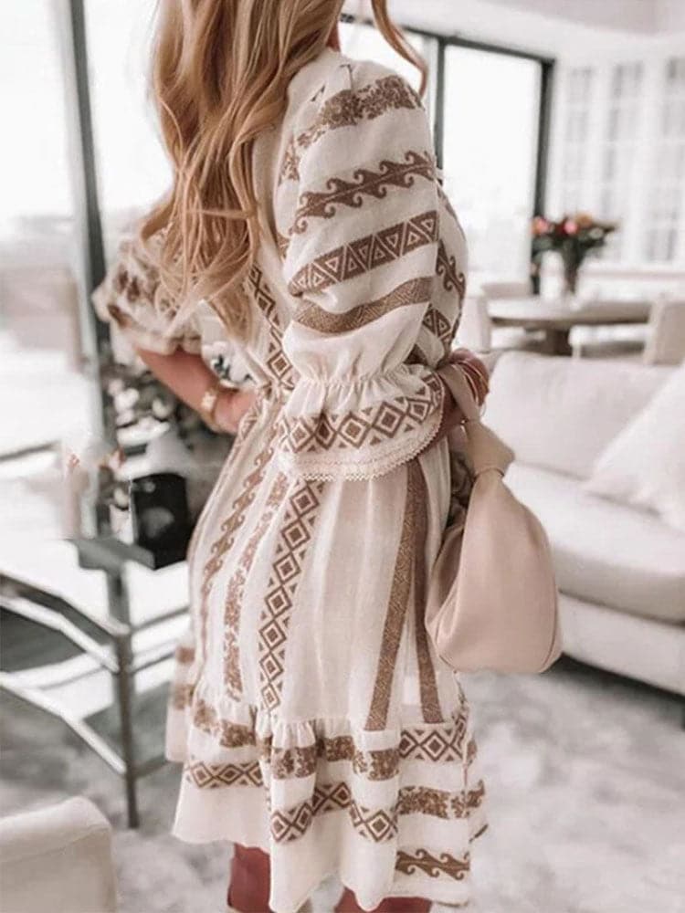 Beautifully Finished Dress in a Timeless Design