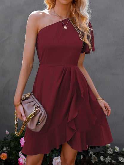 Well Tailored Dress with a Graceful Silhouette