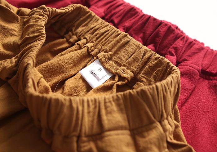 Effortlessly Elegant Pants with a Timeless Design