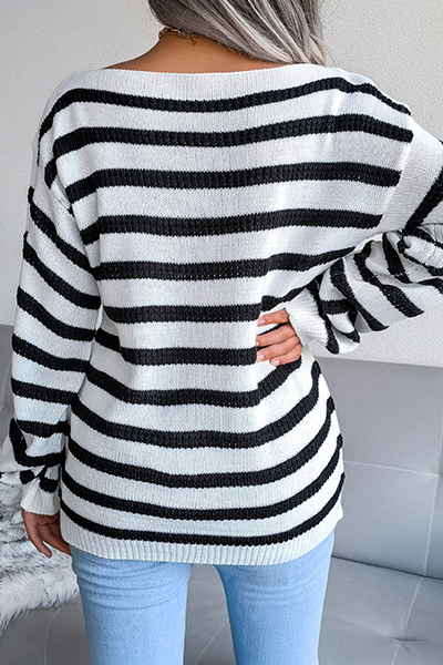 Classic Vintage Sweater with a Flattering Fit
