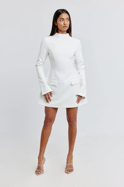 Effortlessly Elegant Dress with a Timeless Design