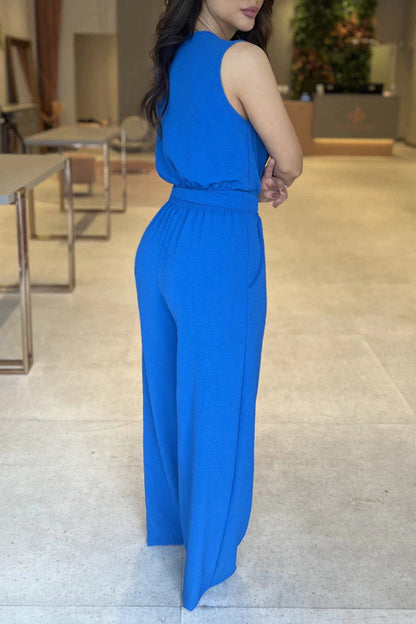 Sophisticated Garment with a Clean Classic Look