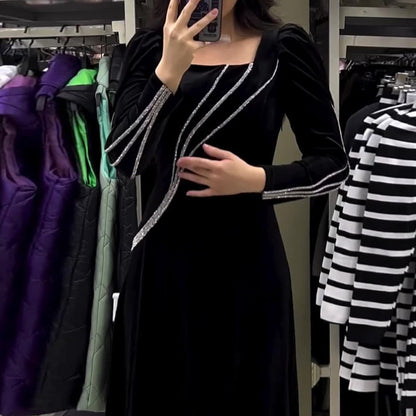 Classic Vintage Dress with a Flattering Fit