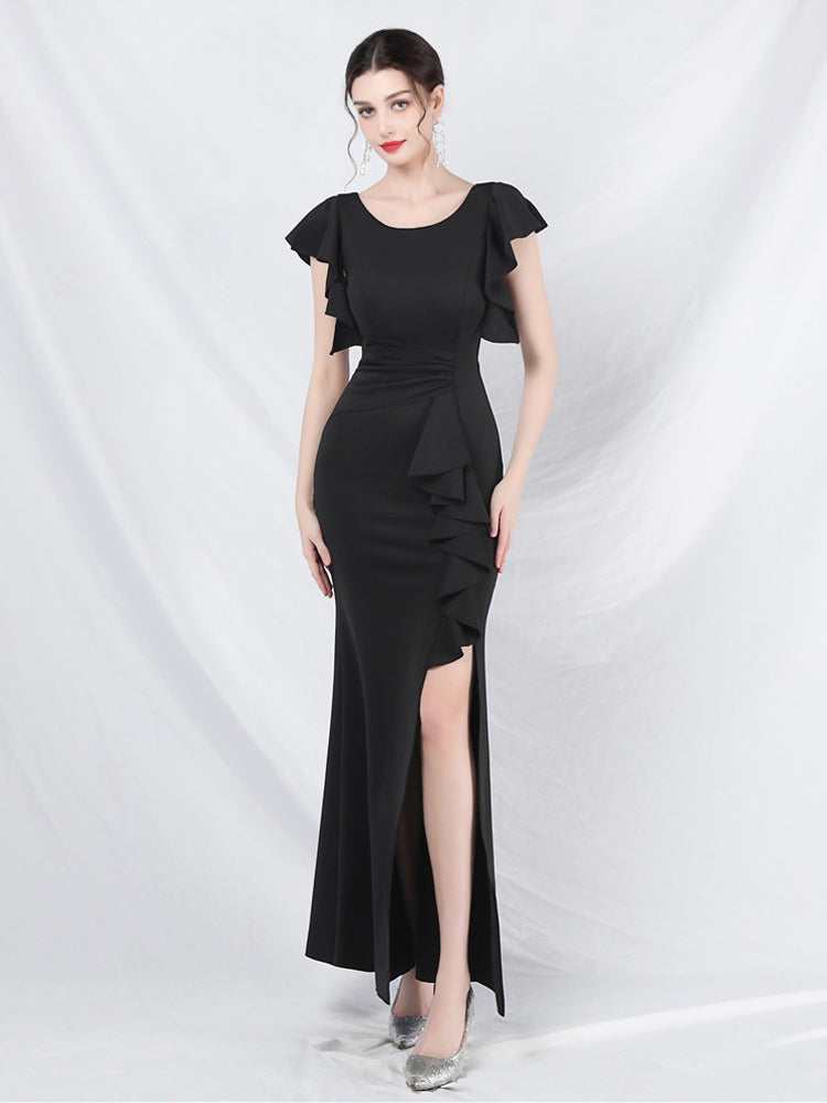 Beautifully Finished Dress in a Timeless Design