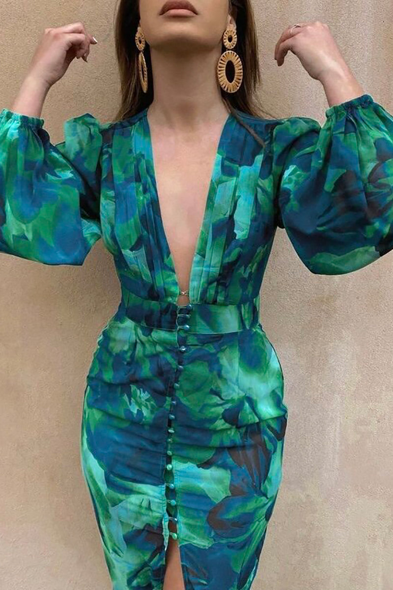 Beautifully Finished Dress in a Timeless Design