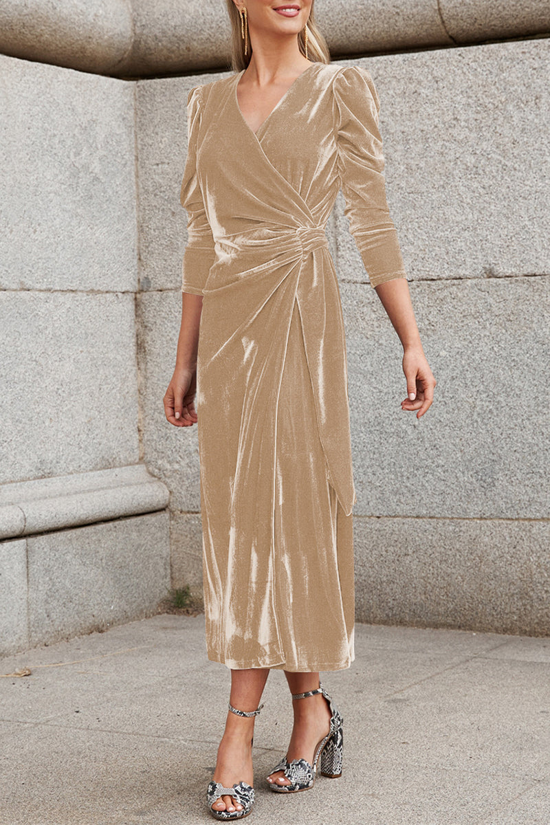A Vintage Style Dress with Delicate Timeless Details