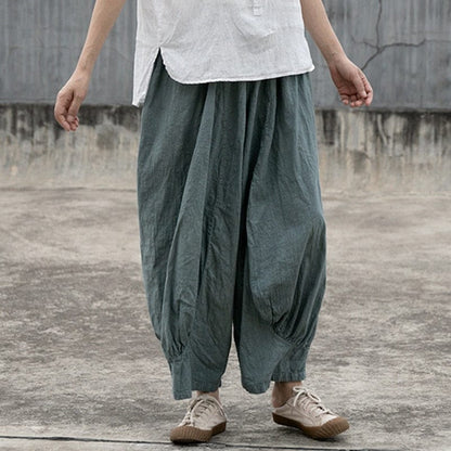 Effortlessly Elegant Pants with a Timeless Design