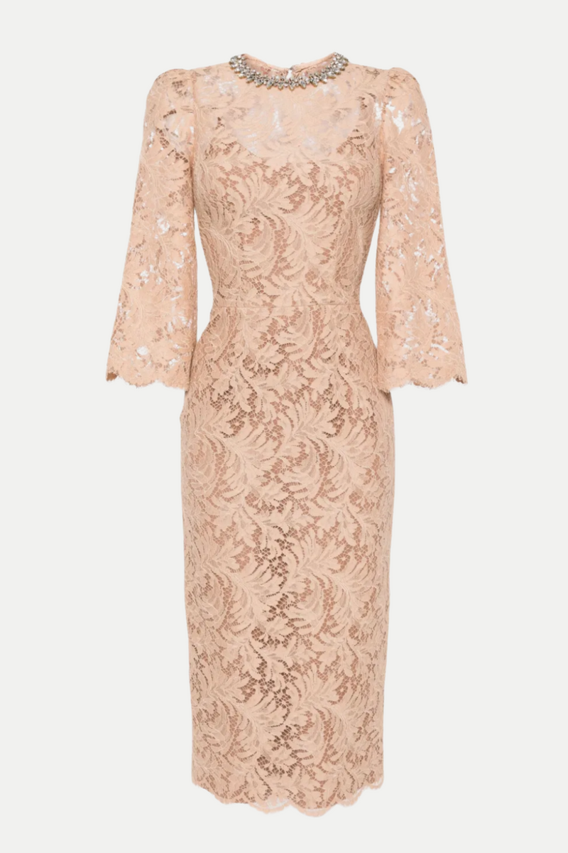 Well Tailored Dress with a Graceful Silhouette