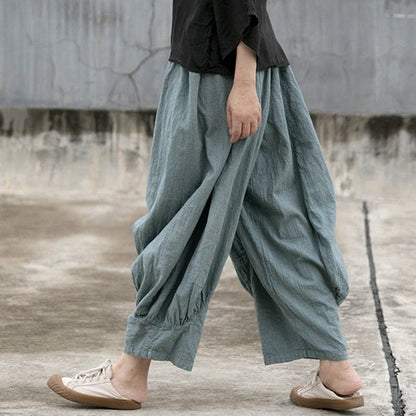 Effortlessly Elegant Pants with a Timeless Design