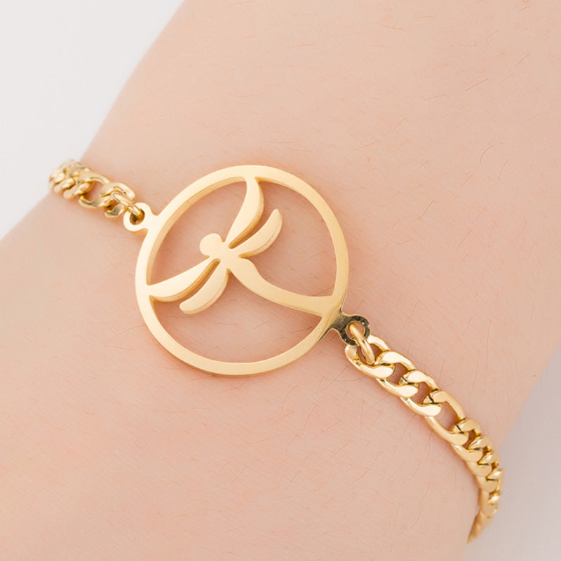 Classic Gold Bracelet with Timeless Appeal