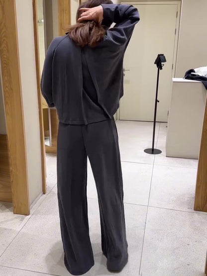 Sophisticated Pants with a Clean Classic Look