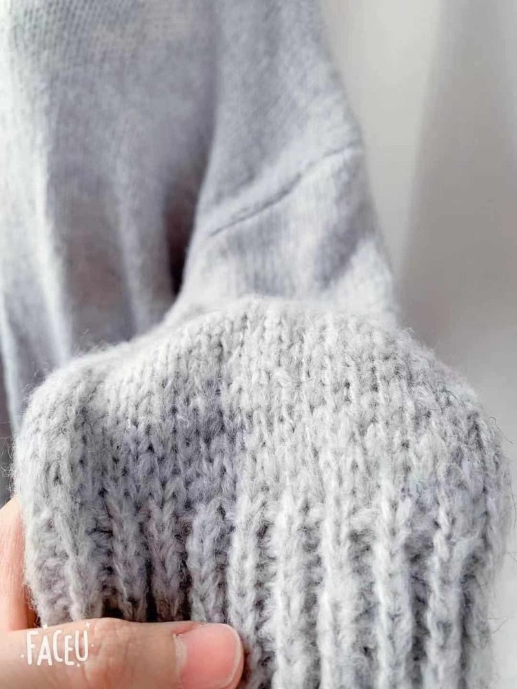 Effortlessly Elegant Sweater with a Timeless Design