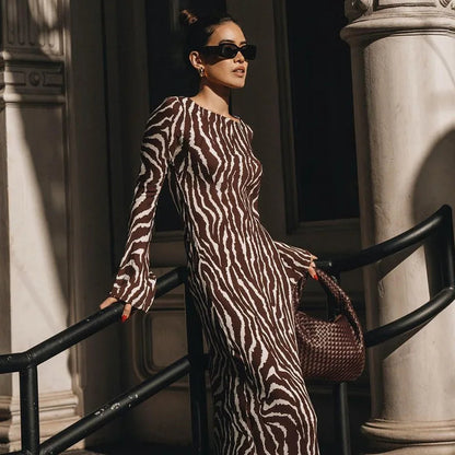 Effortlessly Elegant Dress with a Timeless Design